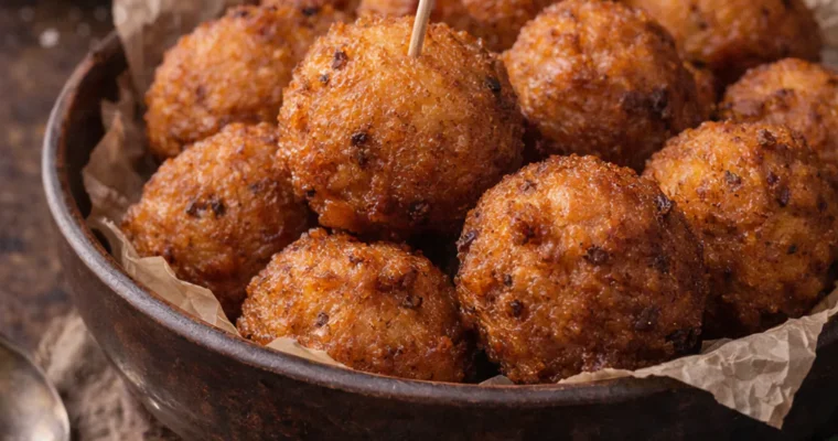 Binch Akara (Frittierte Bohnenkrapfen)