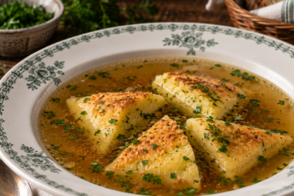 Rindsuppe Mit Kartoffelschoeberl